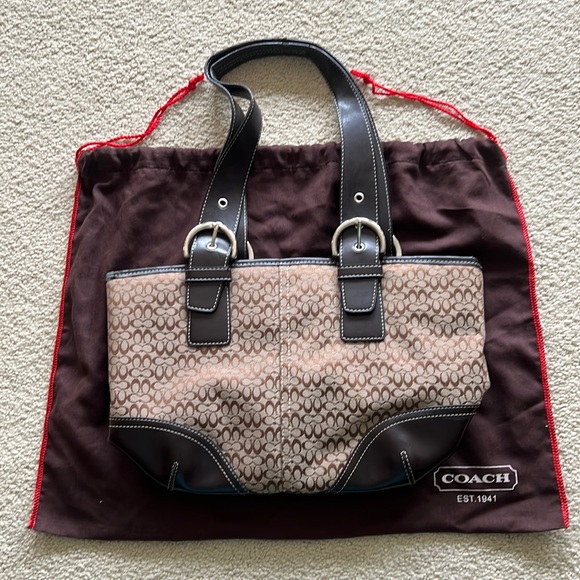 Coach med bag. Brown. Barely used. - Picture 1 of 8